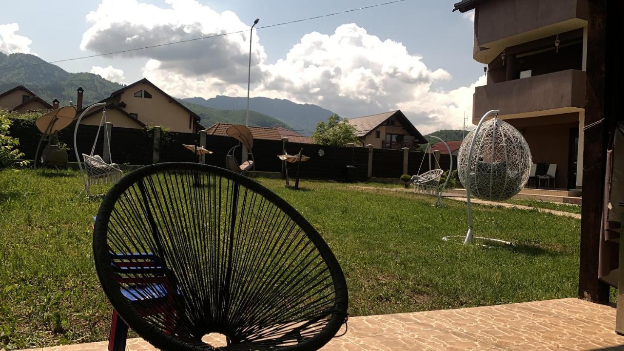 Vila Mik Guesthouse Sacele Bagian luar foto